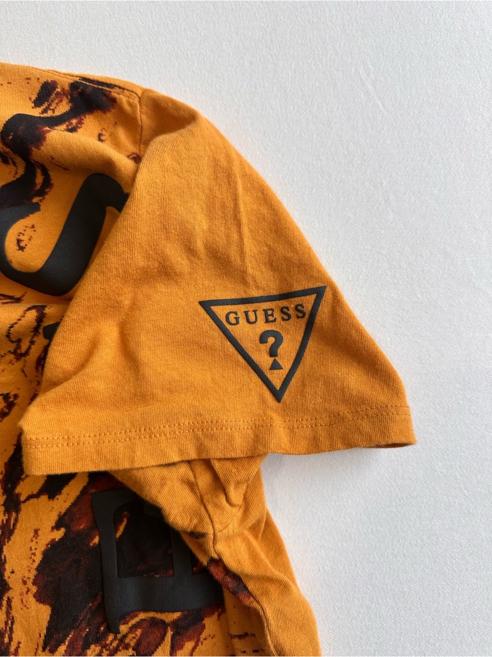 Guess Men’s Tiger Graphic Shirt - Picture 2 of 4